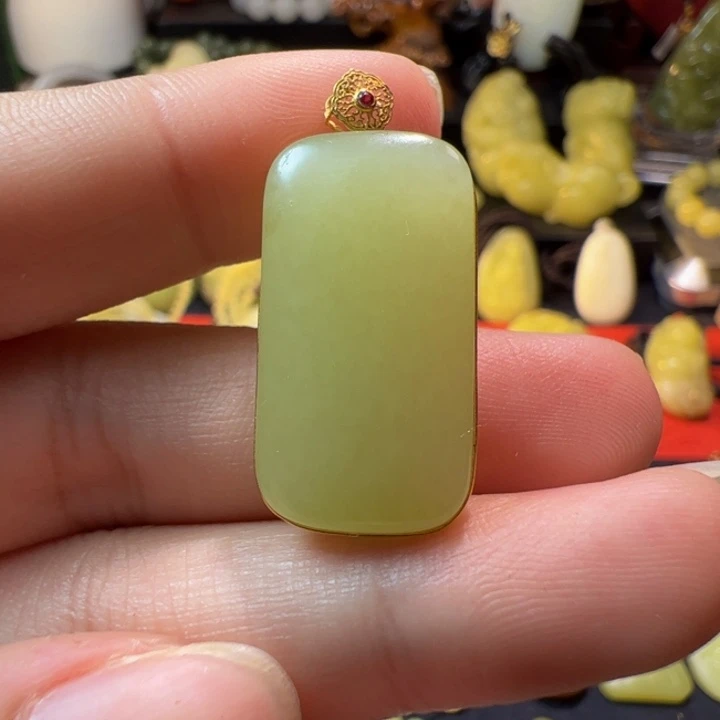 和田玉（黄玉）未镶嵌颈饰