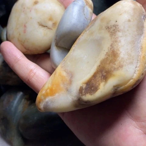 未镶嵌和田玉（糖玉）挂件