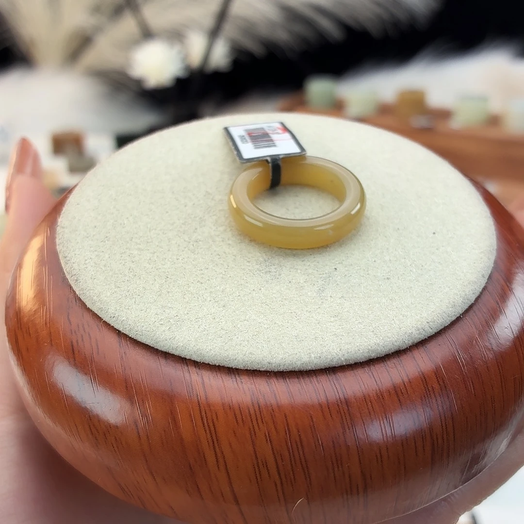 和田玉未镶嵌戒指浅橘泥鳅背17.19mmj30