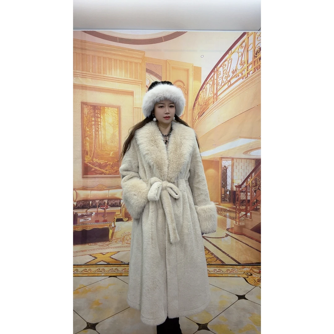 88080冬季新款高级感环保毛领毛绒绒系带加厚长款风衣外套