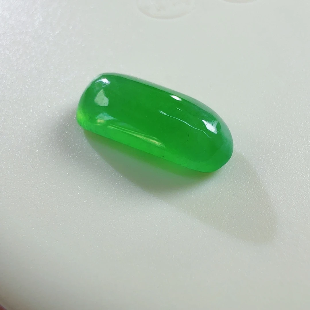 翡翠未镶嵌颈饰裸石