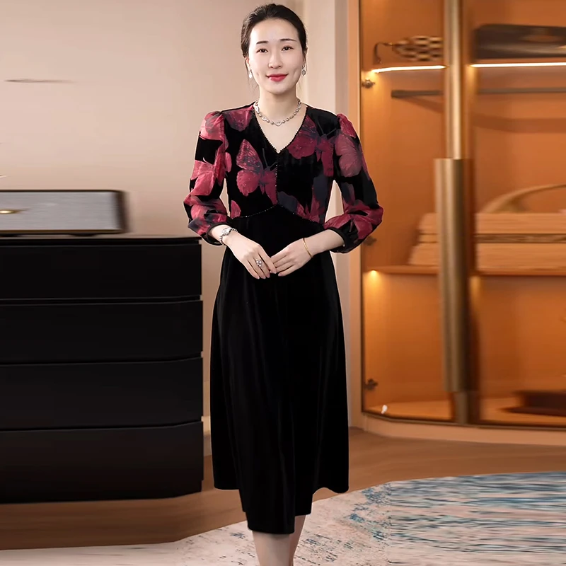 妈妈装印花春季拼接复古气质法式优雅丝绒时尚连衣裙2025新款裙子
