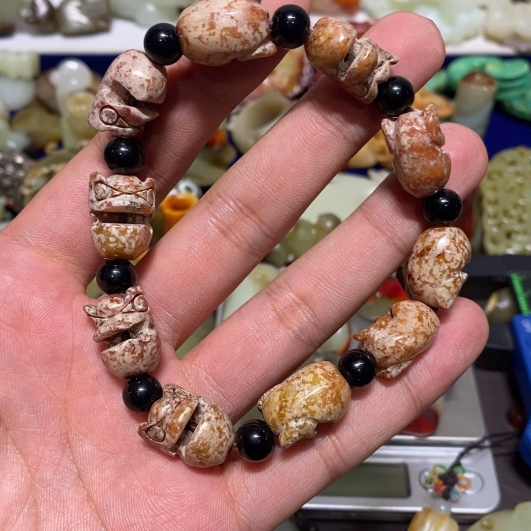 透闪石质玉未镶嵌车挂
