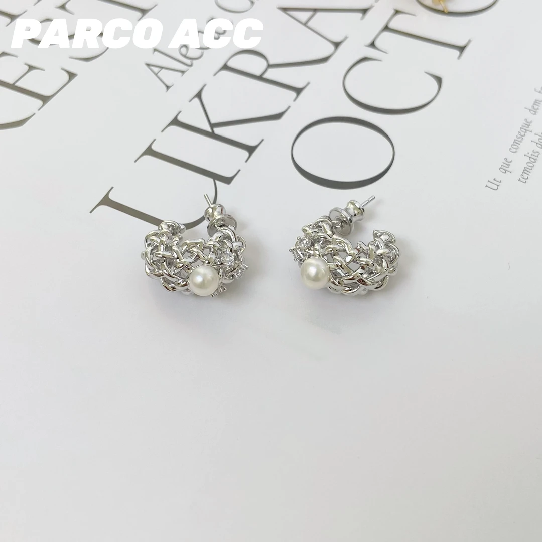 铜合金合成锆石耳饰 E318 镂空编制月牙耳钉