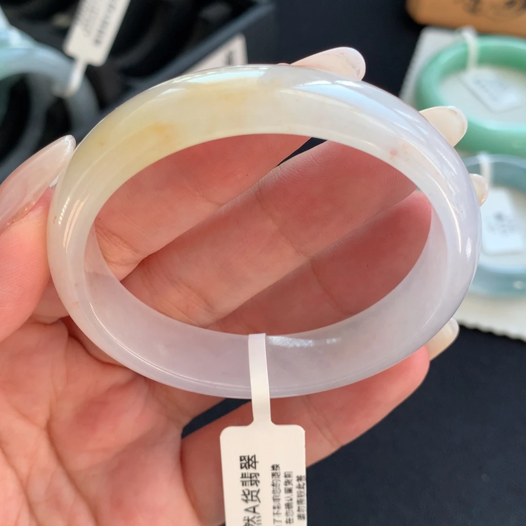 翡翠未镶嵌手镯53贵妃奶黄色