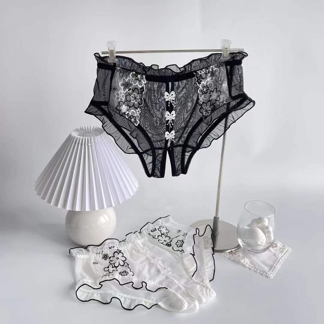 大码女士刺绣镂空蕾丝性感透气三角内裤