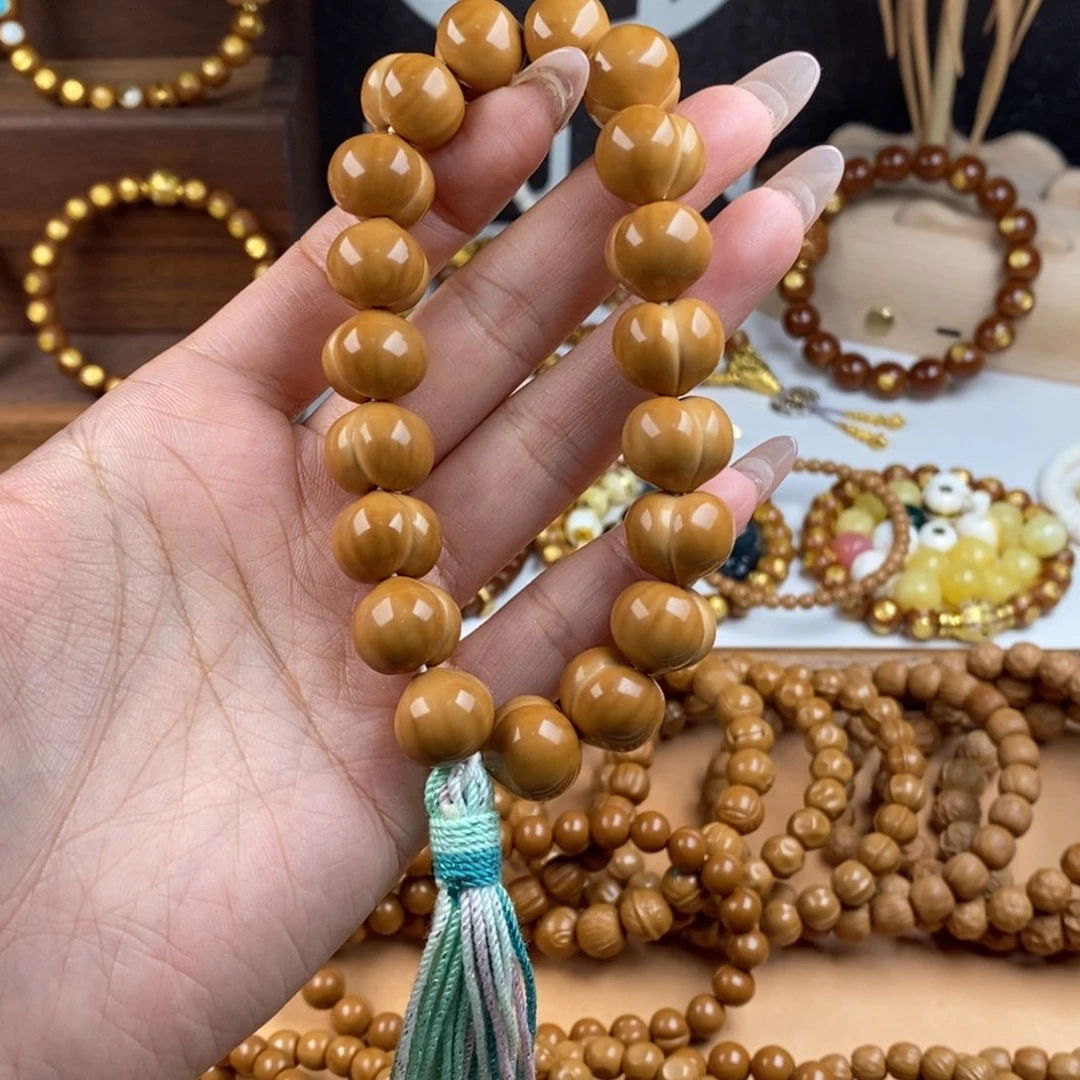 吊坠猴头核桃屁桃