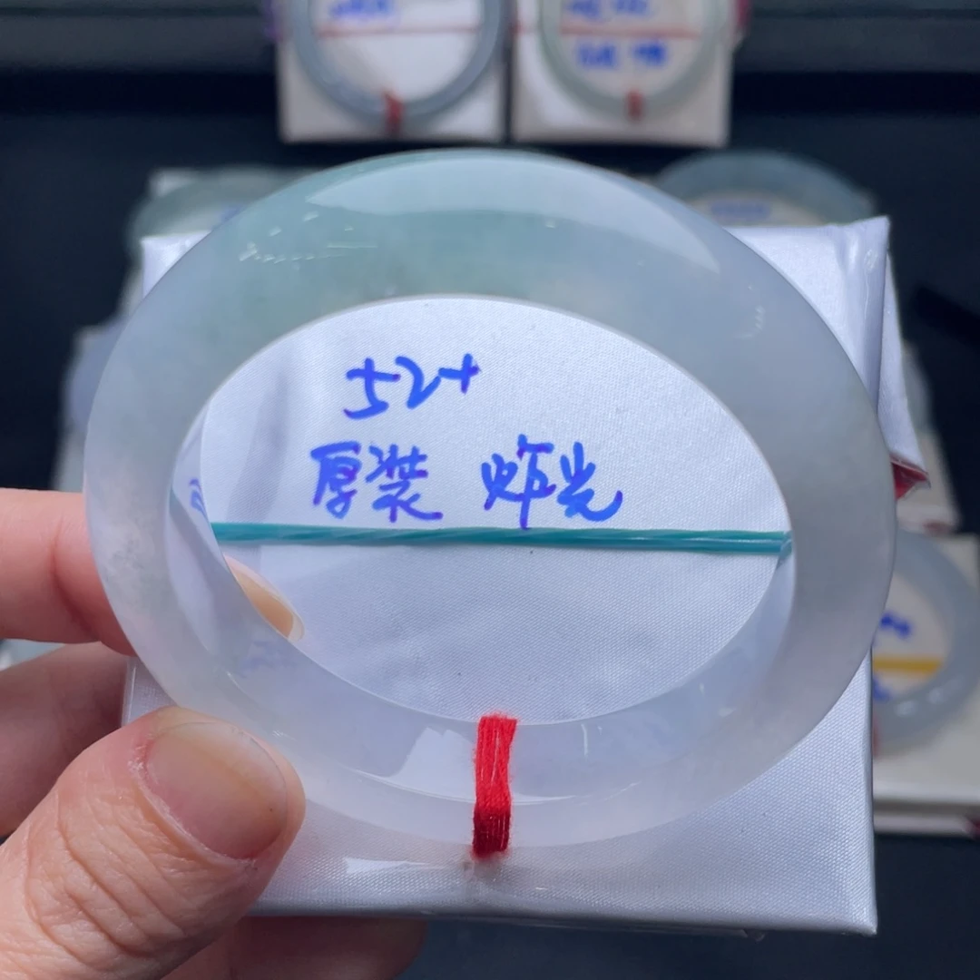 翡翠未镶嵌手镯翡翠手镯38