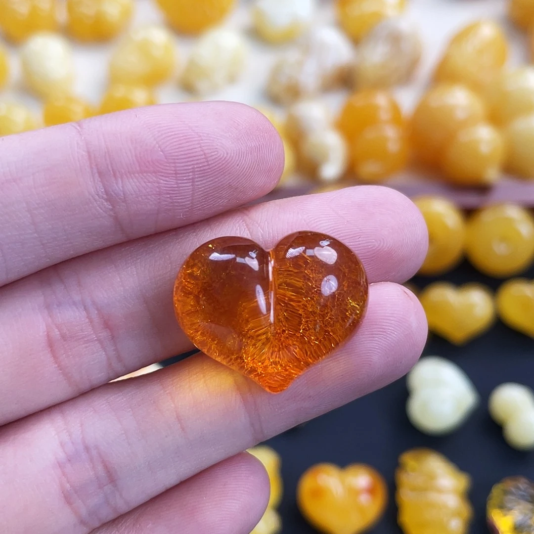 琥珀未镶嵌珠宝奇石