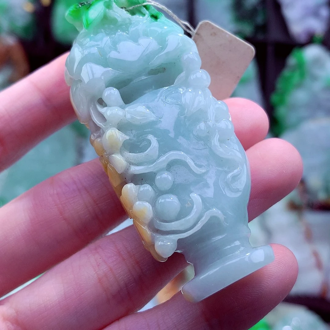 翡翠未镶嵌颈饰挂件