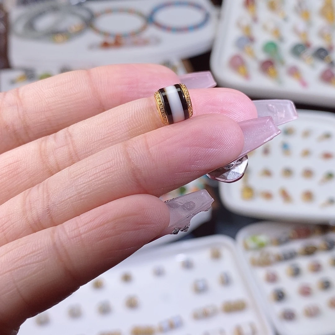 玛瑙/玉髓18K金镶嵌颈饰8.5x7.6