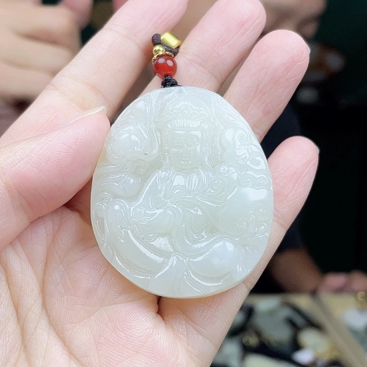 和田玉未镶嵌颈饰多样性