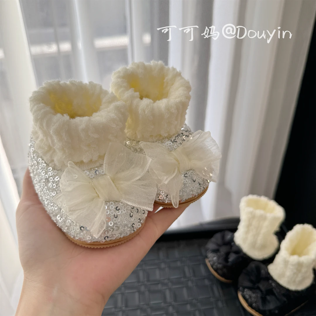 新生儿秋冬季女宝宝公主鞋袜百日软底0- 12月保暖加绒0-1岁婴儿鞋
