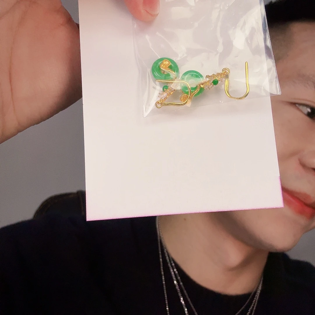 翡翠颈饰未镶嵌一对