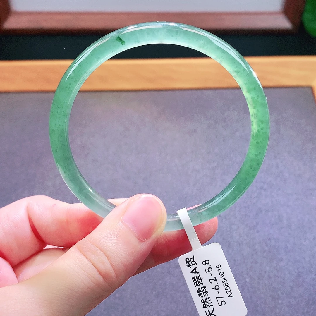 未镶嵌手镯翡翠天然翡翠