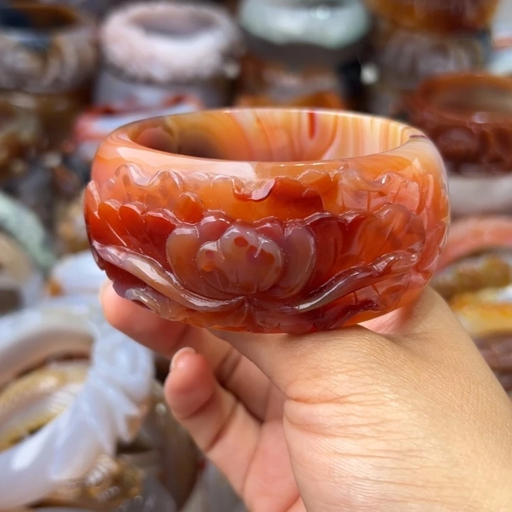 玛瑙/玉髓手镯未镶嵌健**安400一个