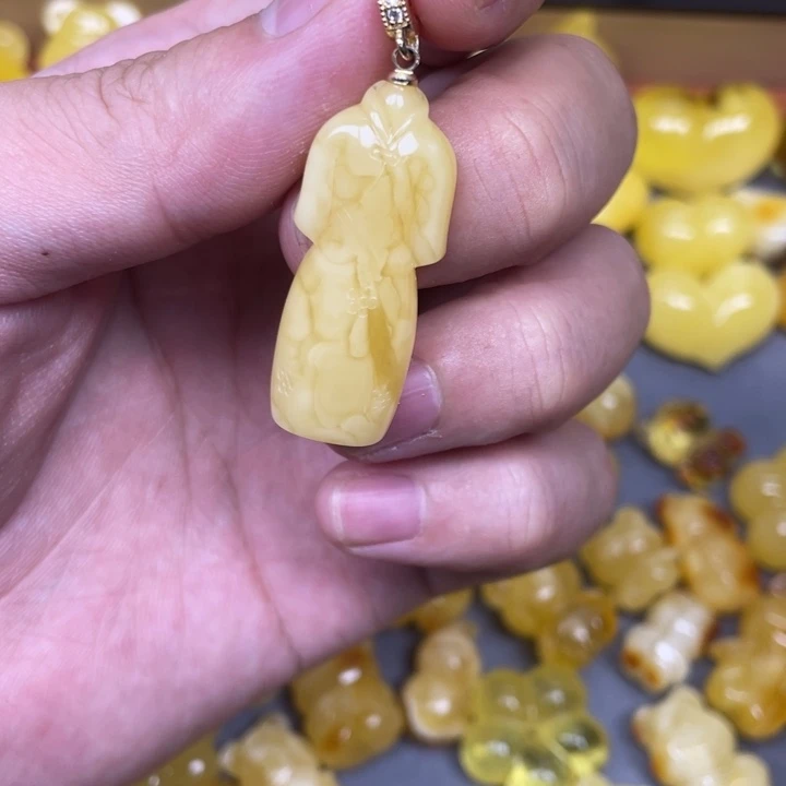 琥珀未镶嵌珠宝奇石