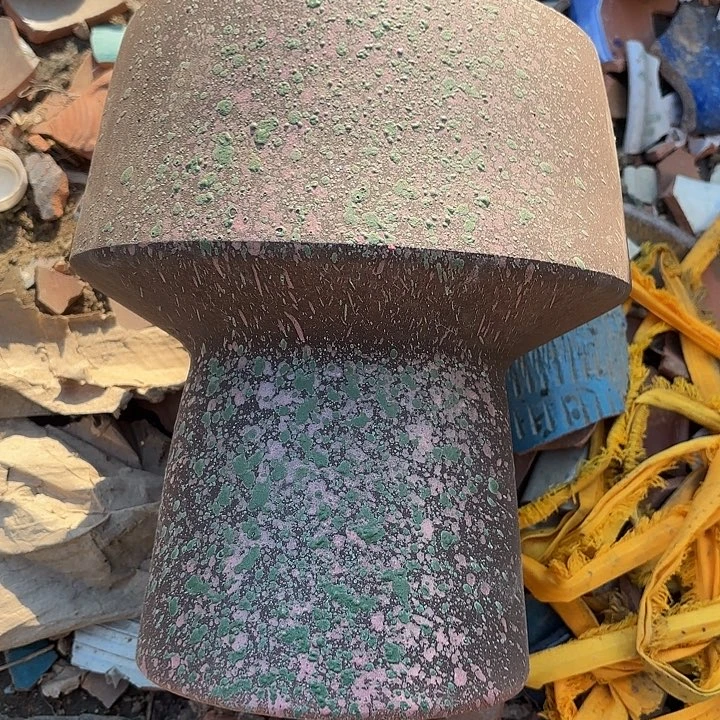 正品紫砂口18高24瑕疵