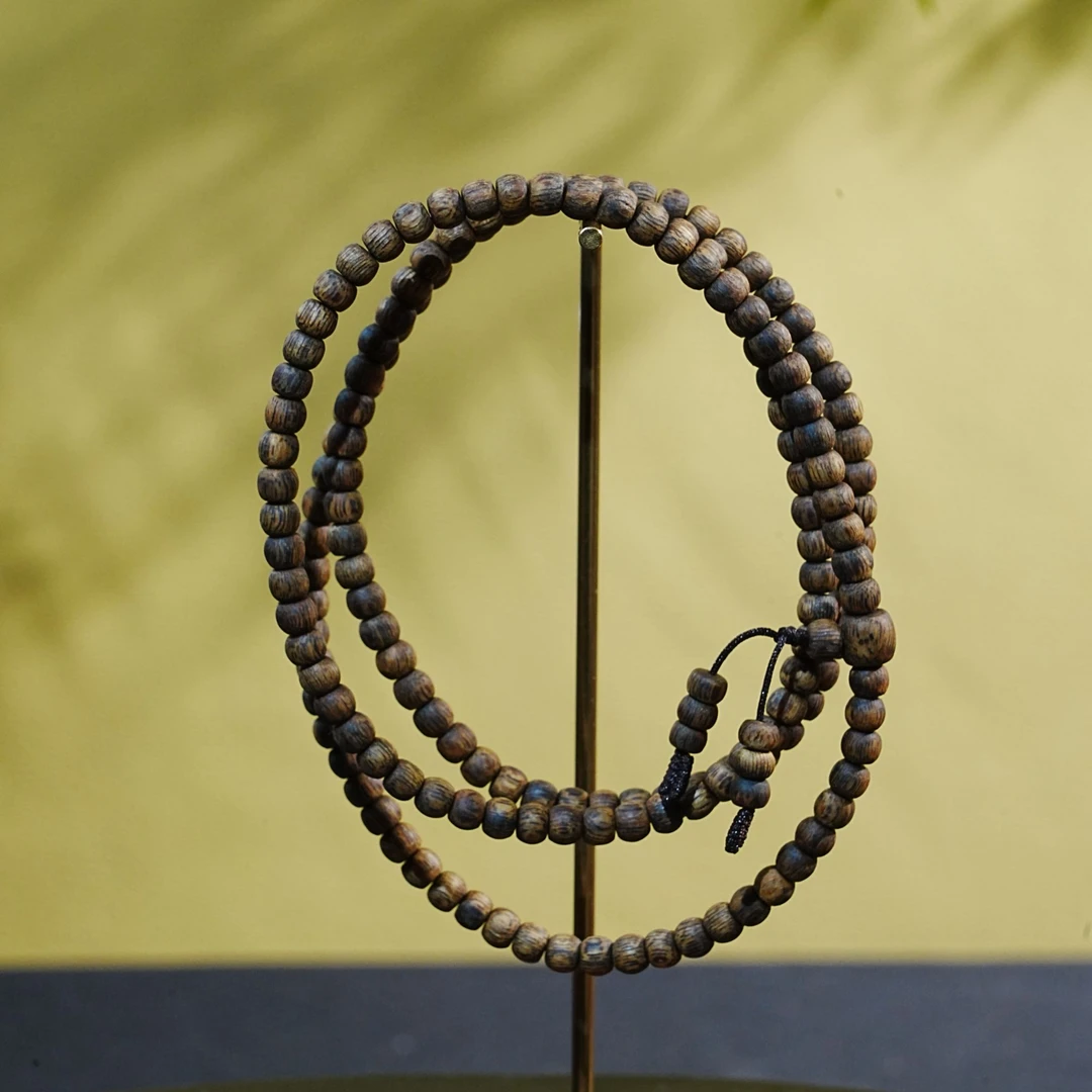 【收藏级】越南芽庄绿奇楠老型珠念珠0.5x0.4cm  10.7g 251004003 A