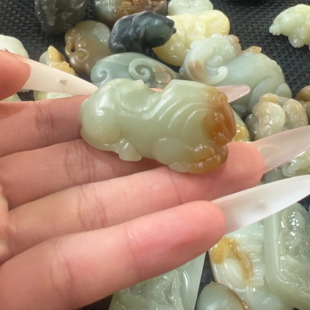 和田玉（糖玉）未镶嵌颈饰