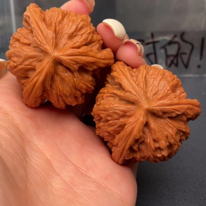 远***听文玩核桃吊坠白狮子