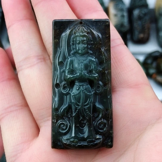 未镶嵌岫岩河磨玉（透闪石质玉）挂件