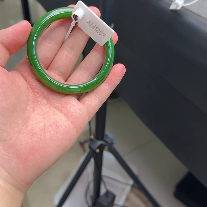 恋***轩和田玉（碧玉）手镯未镶嵌