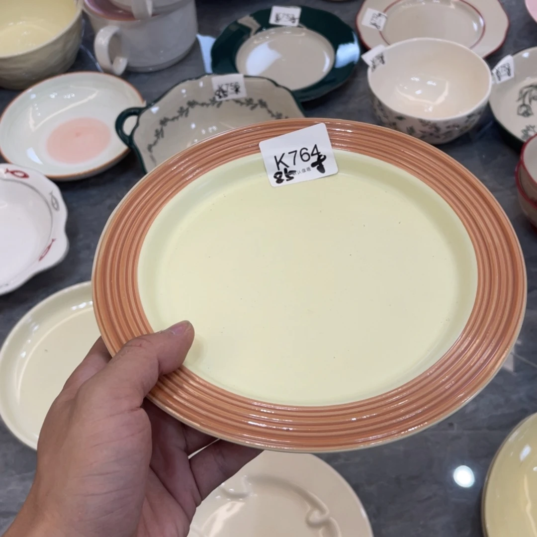 陶瓷微瑕餐具介意勿拍，满18飞！