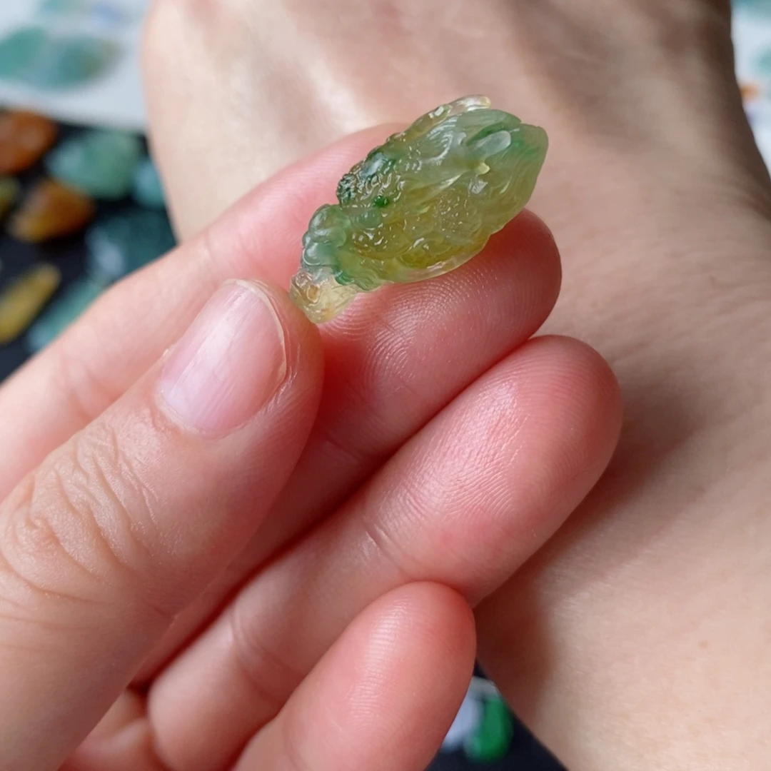 定制翡翠未镶嵌龙头