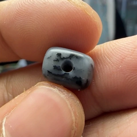 和田玉颈饰未镶嵌顶珠