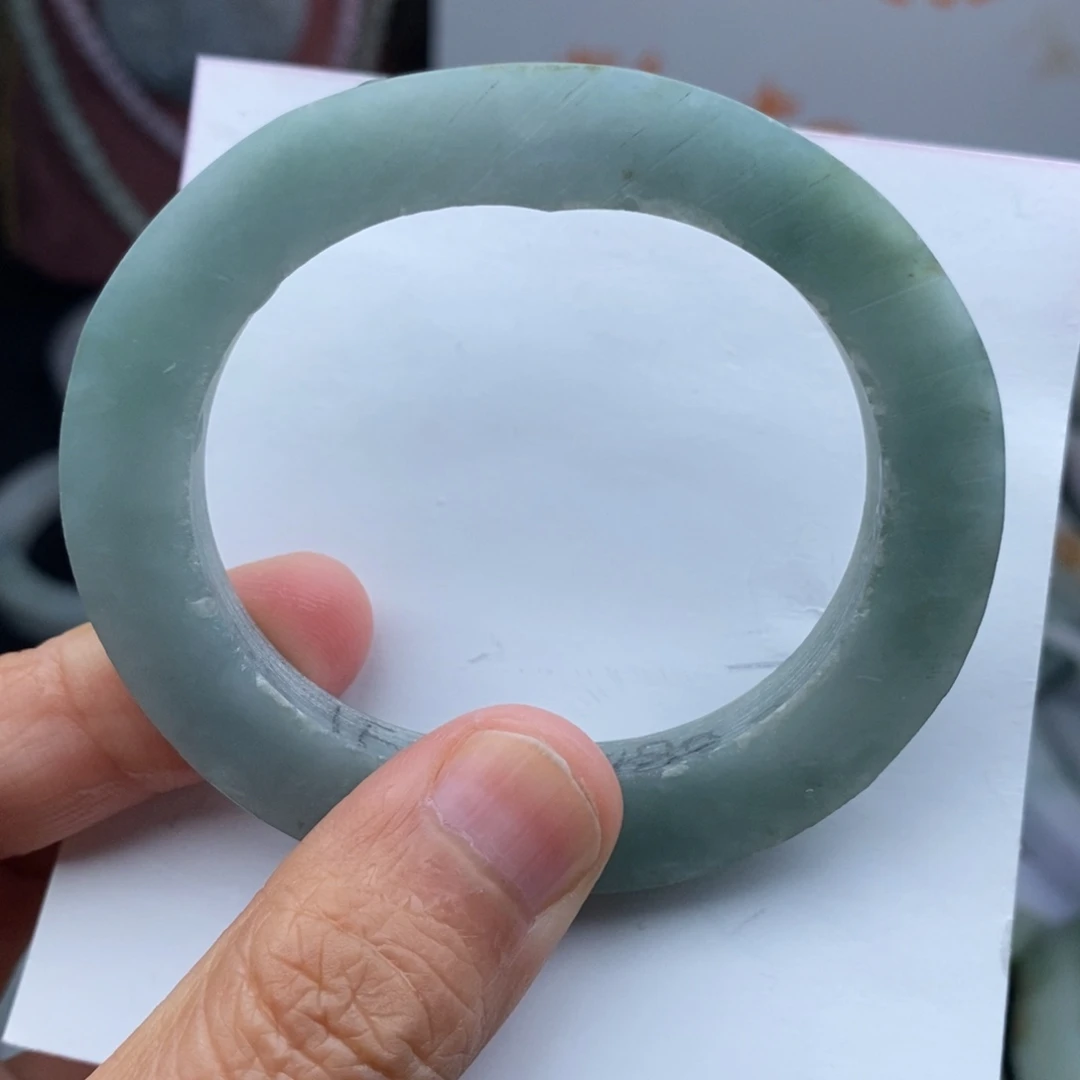 定制翡翠圆条未镶嵌贵妃