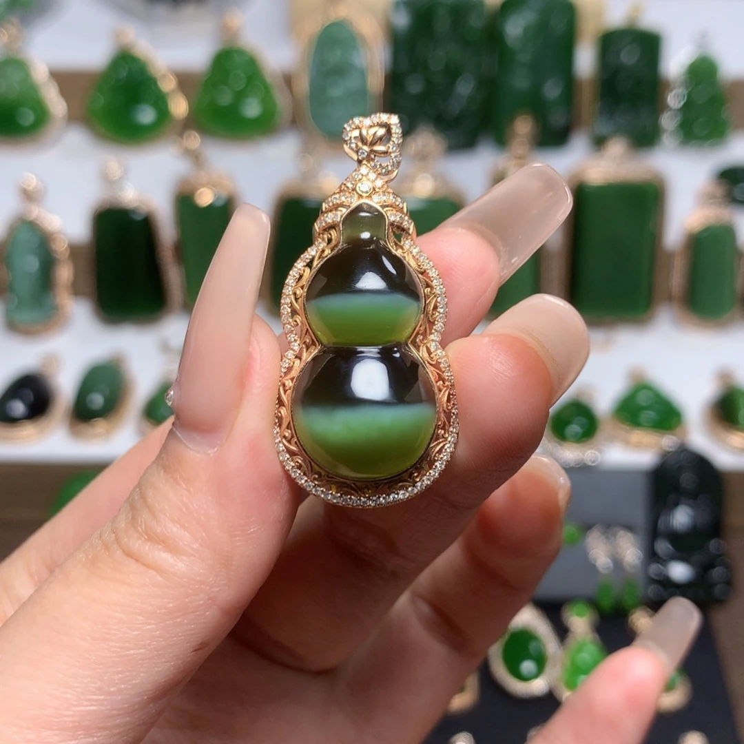 和田玉（碧玉）吊坠18K金镶嵌