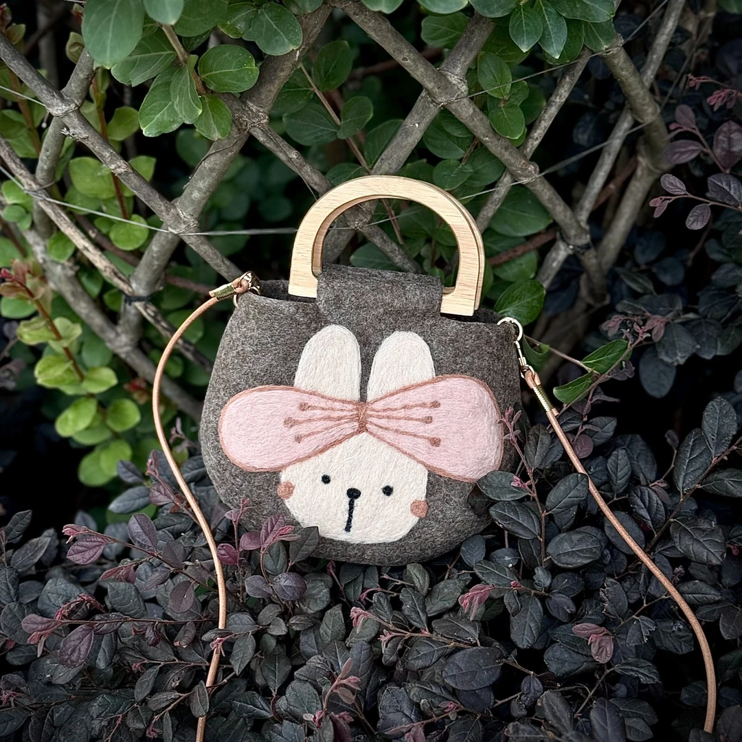 原创纯手工制作毛毡包包蝴蝶结兔子女式斜挎手提复古可爱森系木柄