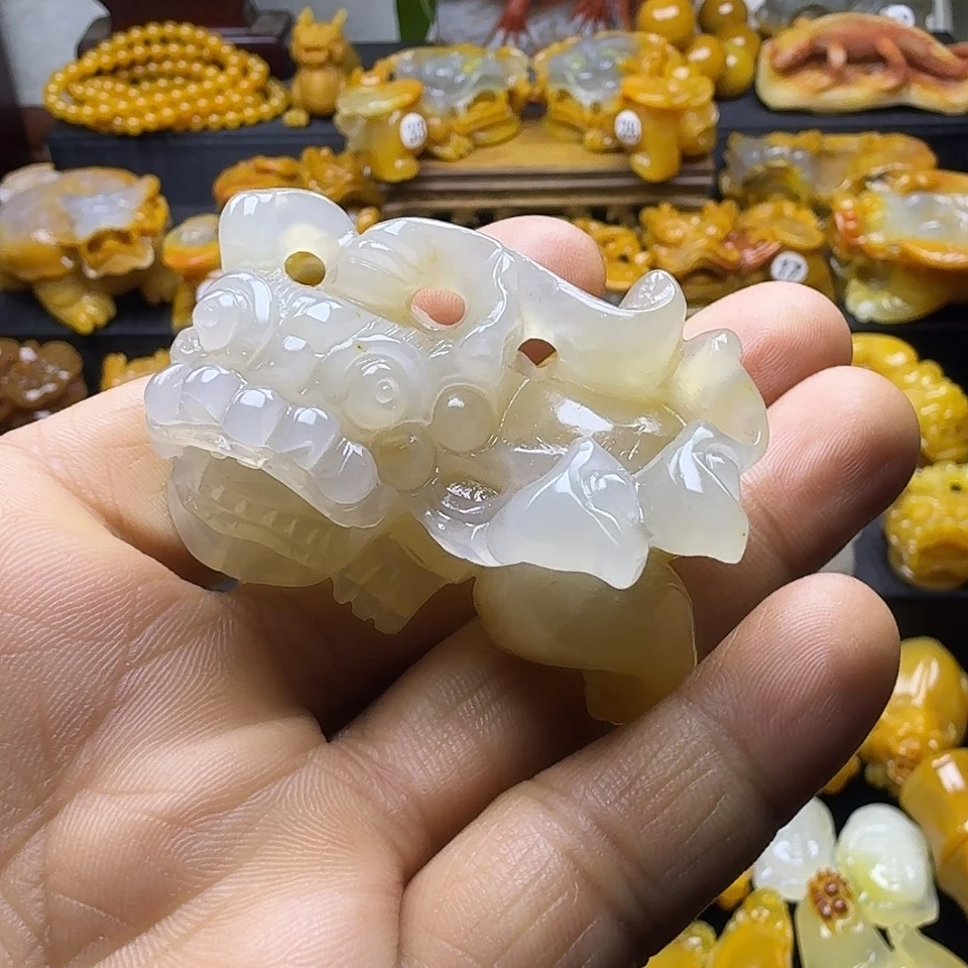 石英质玉（黄龙玉）未镶嵌手玩件
