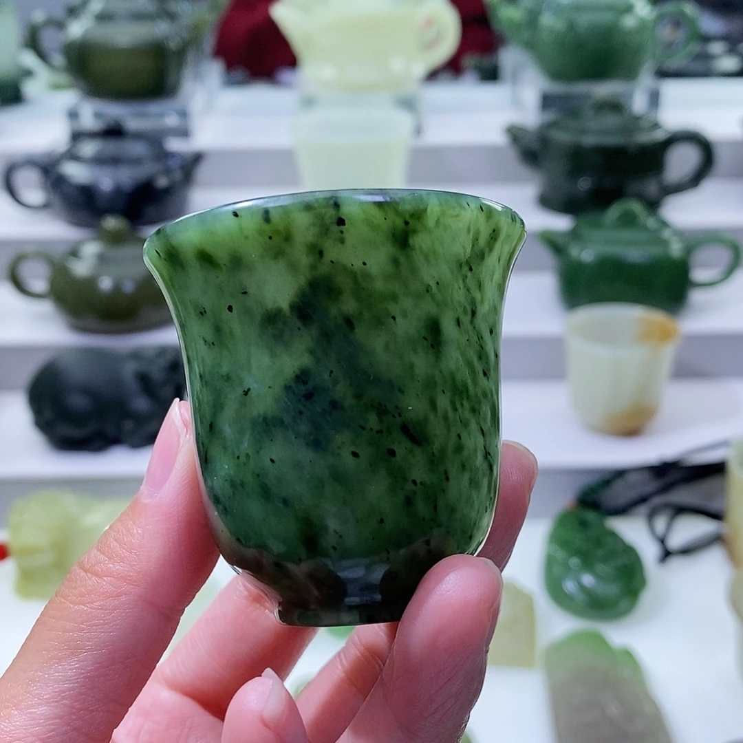 和田玉未镶嵌挂件杯子