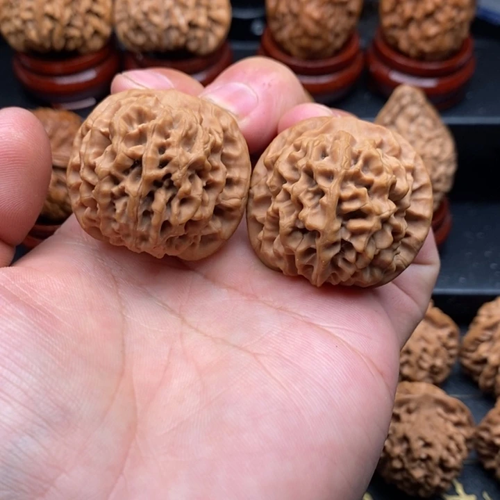 文玩核桃吊坠38尺寸