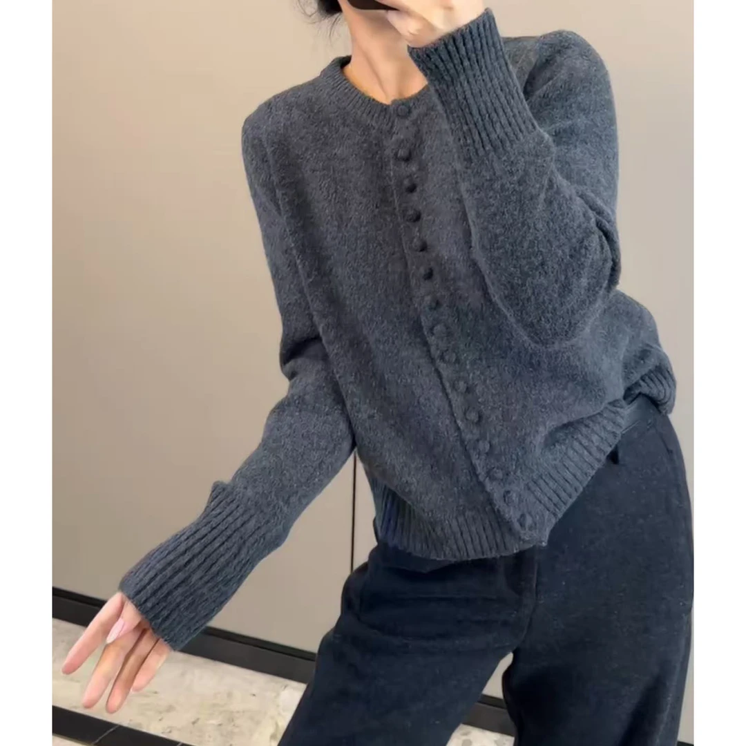 今年流行穿搭2025秋冬新款温柔风开衫款针织衫宽松休闲风长袖上衣