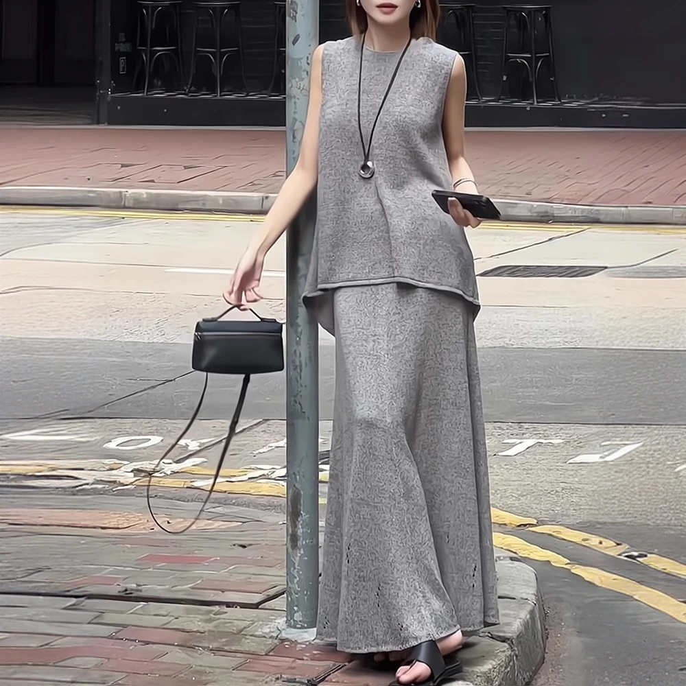 2025超火夏装套装女新款松弛感灰色无袖开叉背心半身裙针织两件套