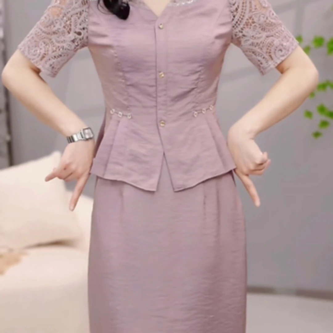 高级冰丝缎镂空刺绣V领时尚礼服裙2025夏季新款减龄俩件套套装裙