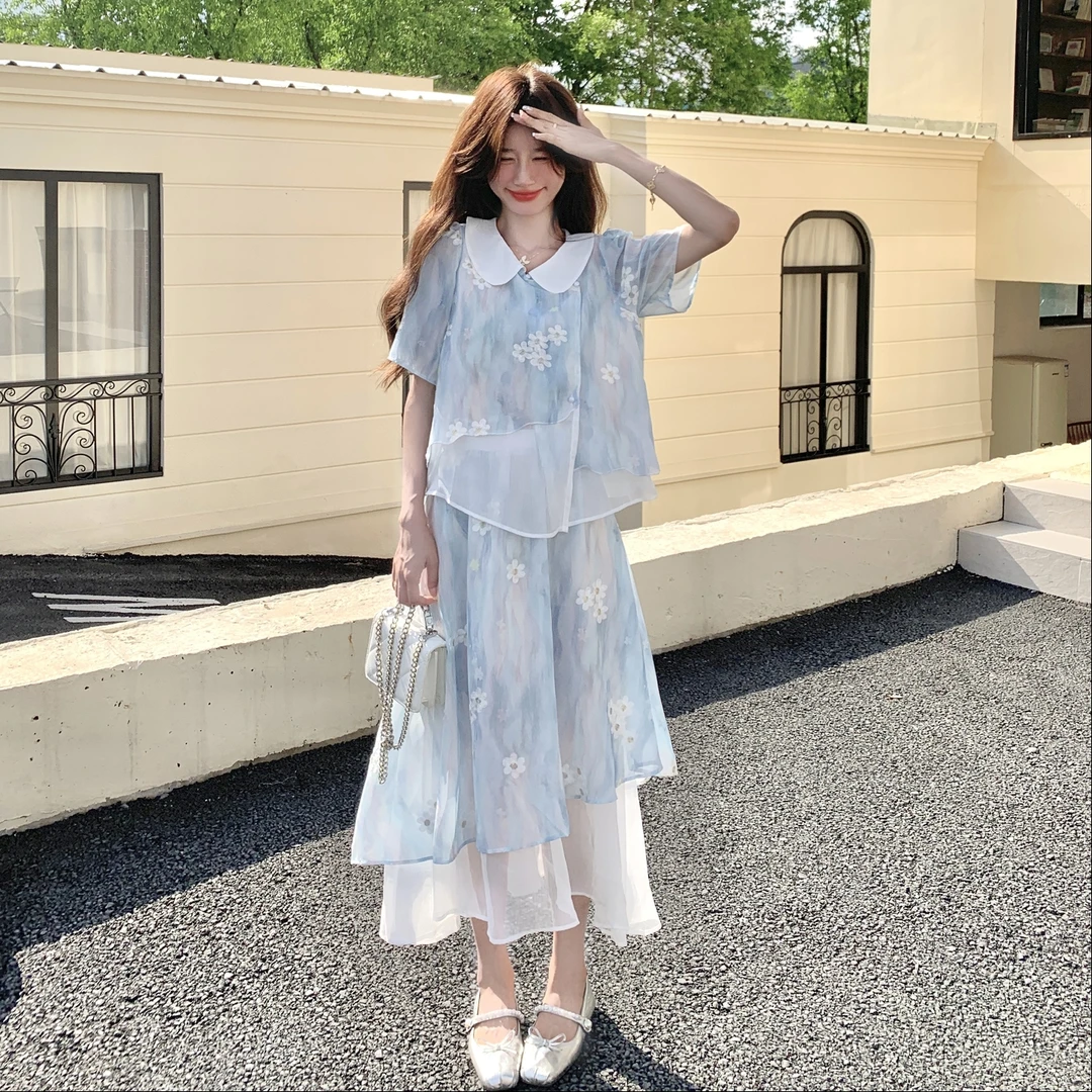 蓝色扎染绣花绝美套装裙女2025夏新款娃娃领拼接上衣半身裙两件套