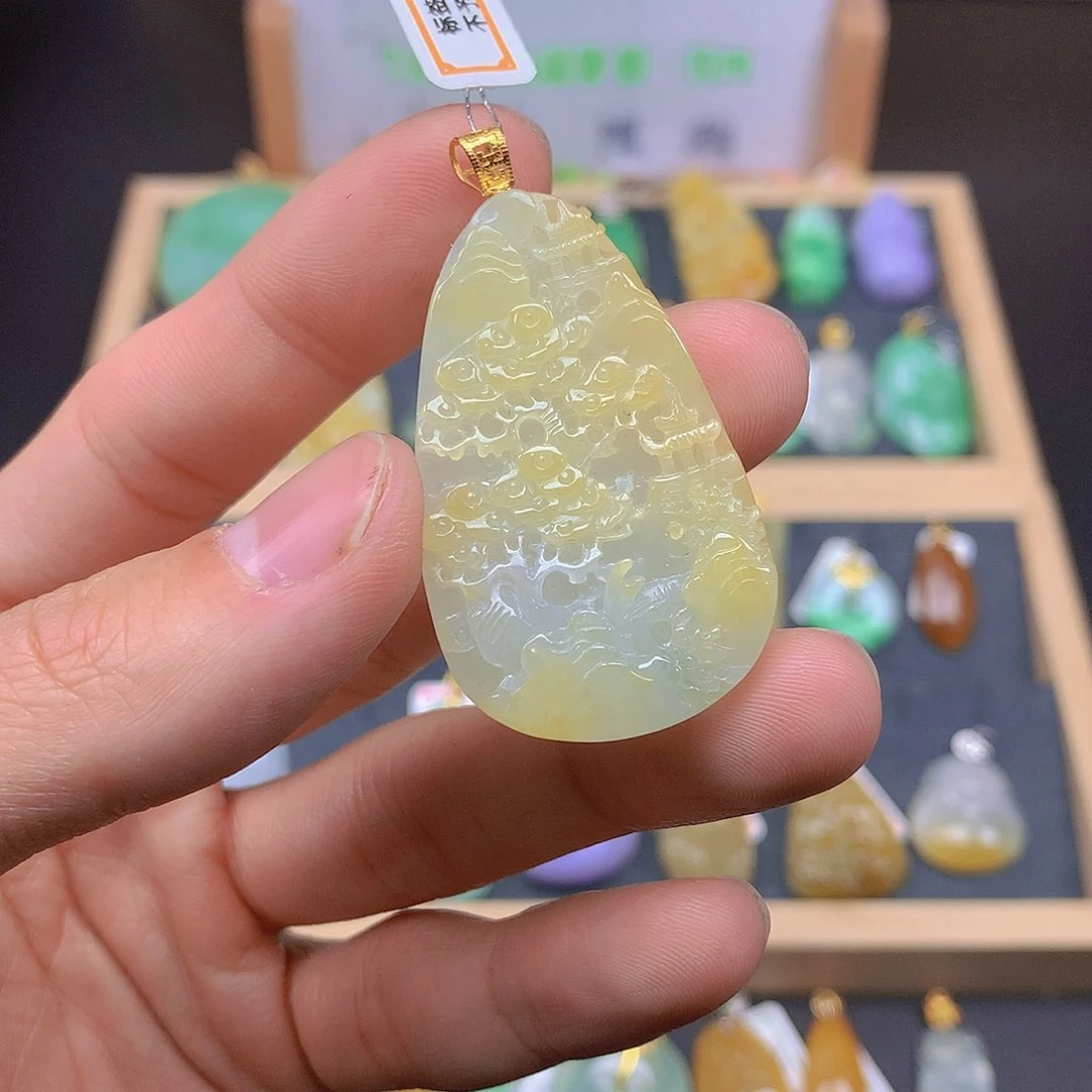 翡翠颈饰18K金镶嵌翡翠