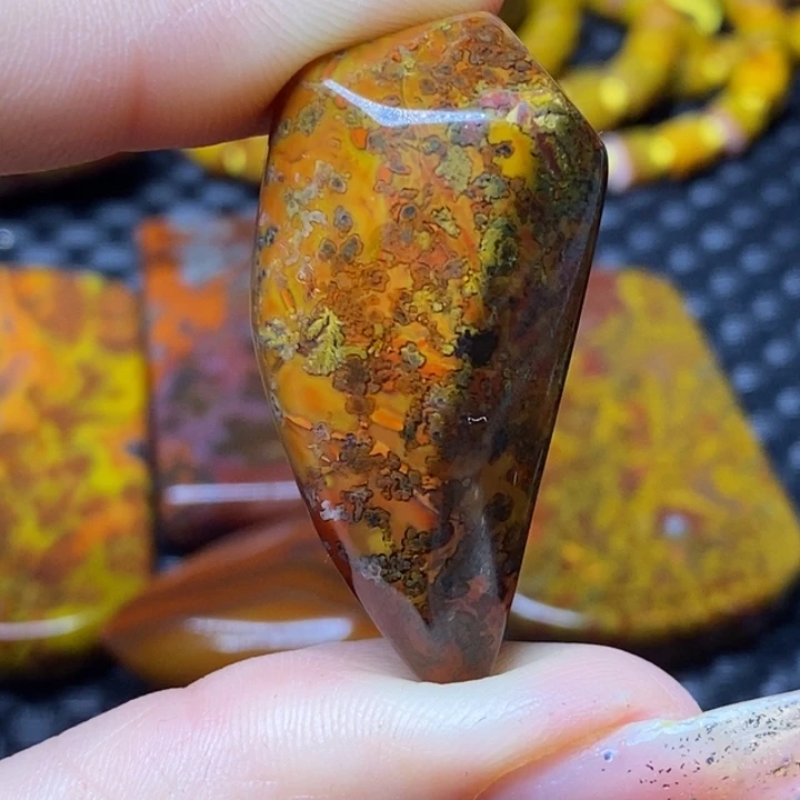 玛瑙/玉髓颈饰未镶嵌