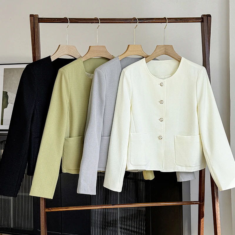 2025年高级感大气短款女式上衣春秋穿搭韩系外套蓝色新款优雅减龄