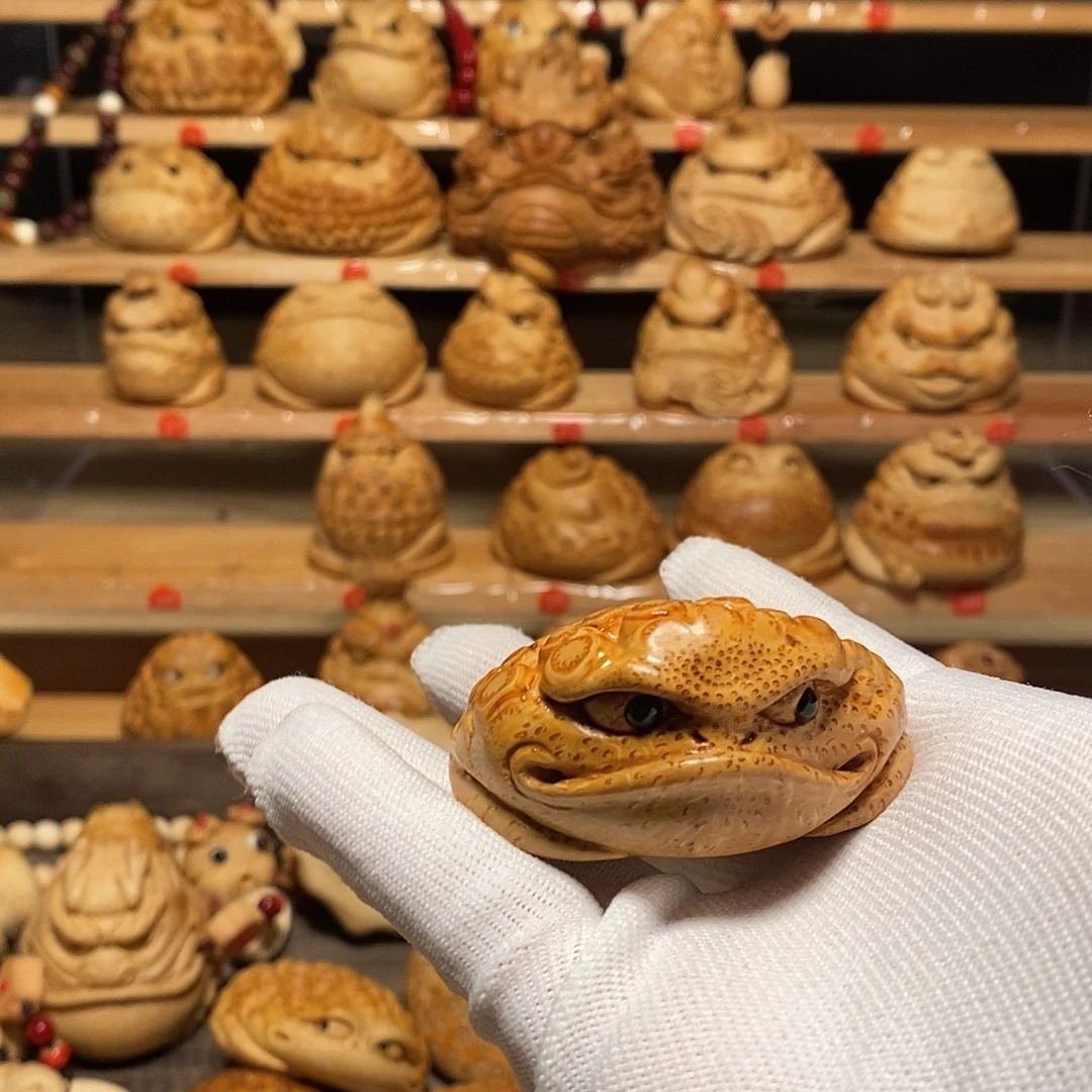 亿***邦香榧木竹根雕————