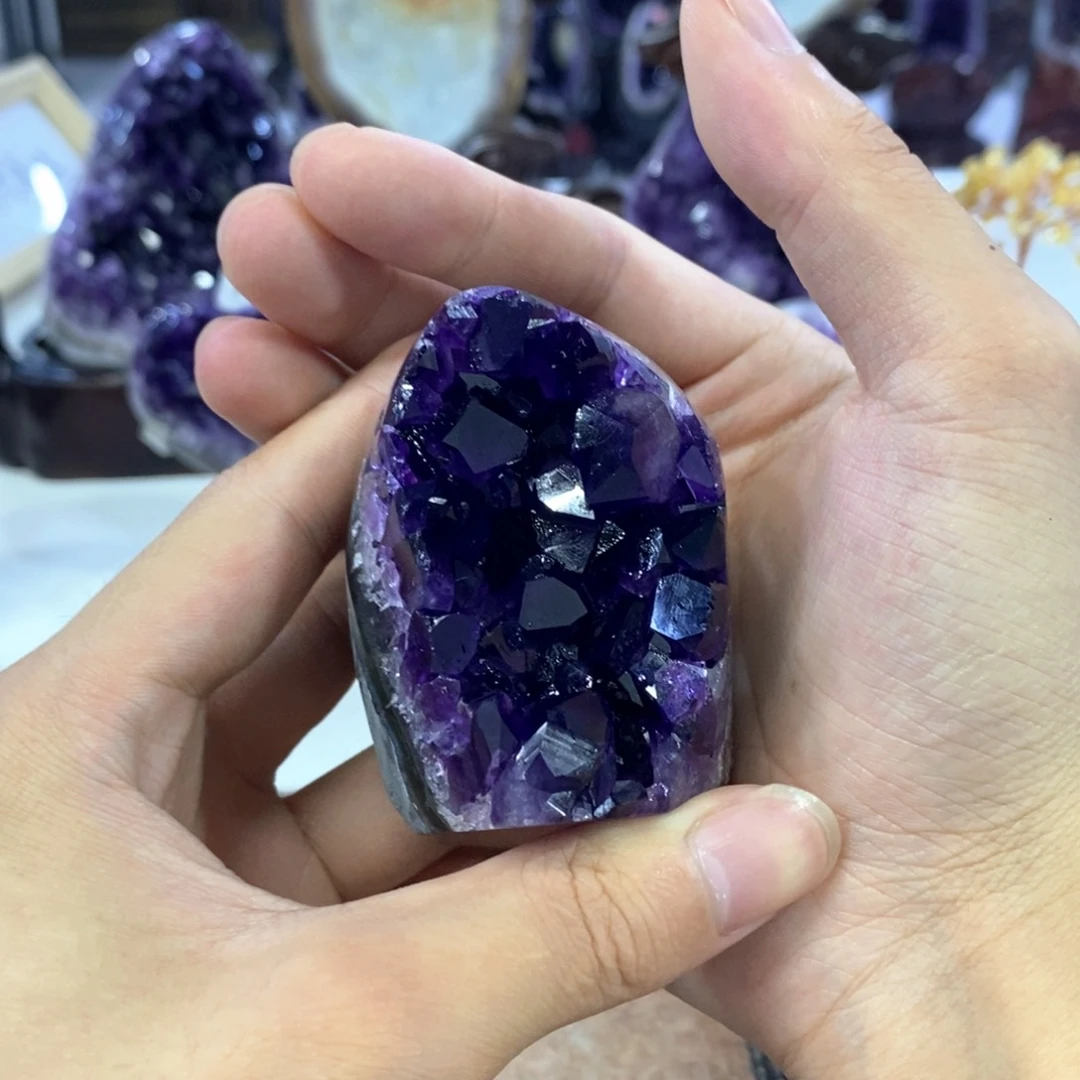 未镶嵌水晶大型摆件（非配饰）