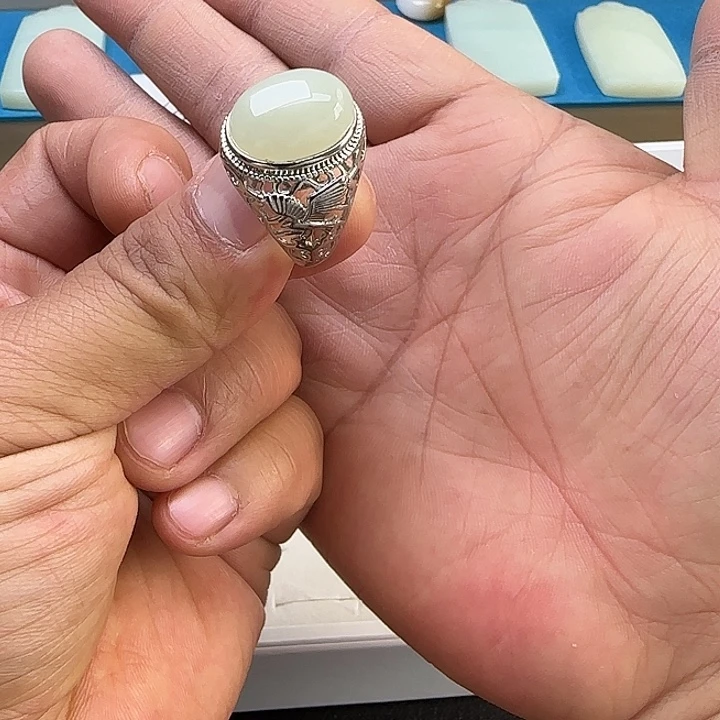 和田玉未镶嵌戒指