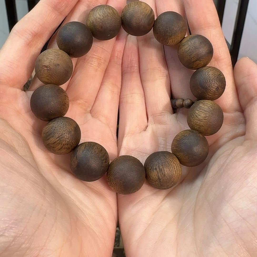 沉香手串绿奇楠1.6单圈瑕疵17克多样性发一条