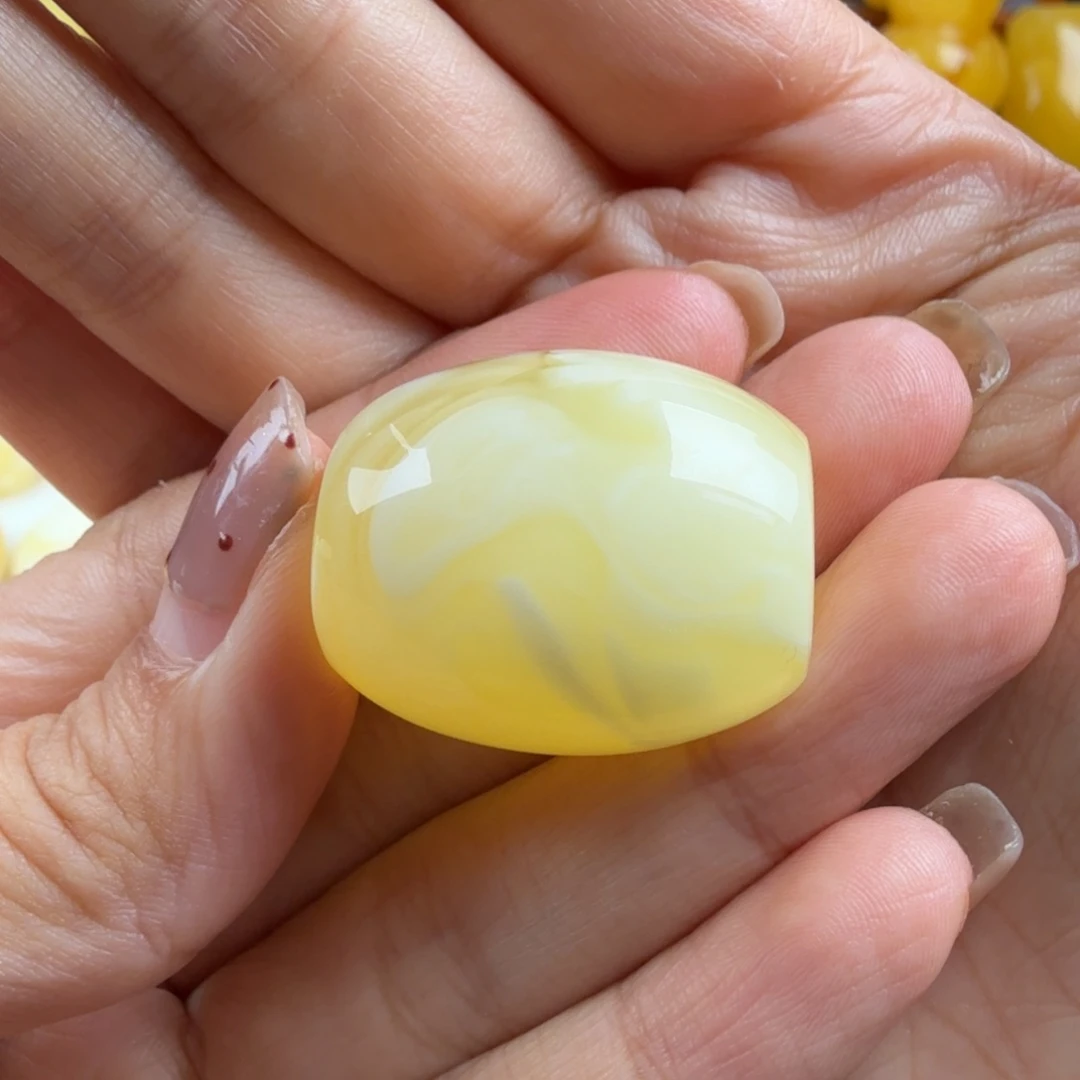 琥珀未镶嵌颈饰纯天然琥珀蜜蜡无优化