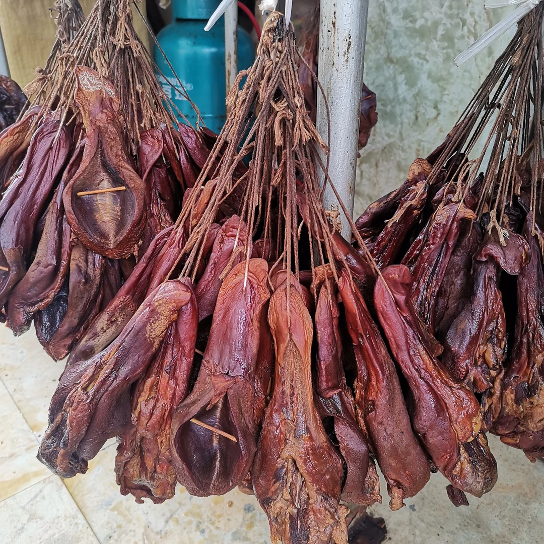 湖南农家柴火烟熏腊猪舌现称