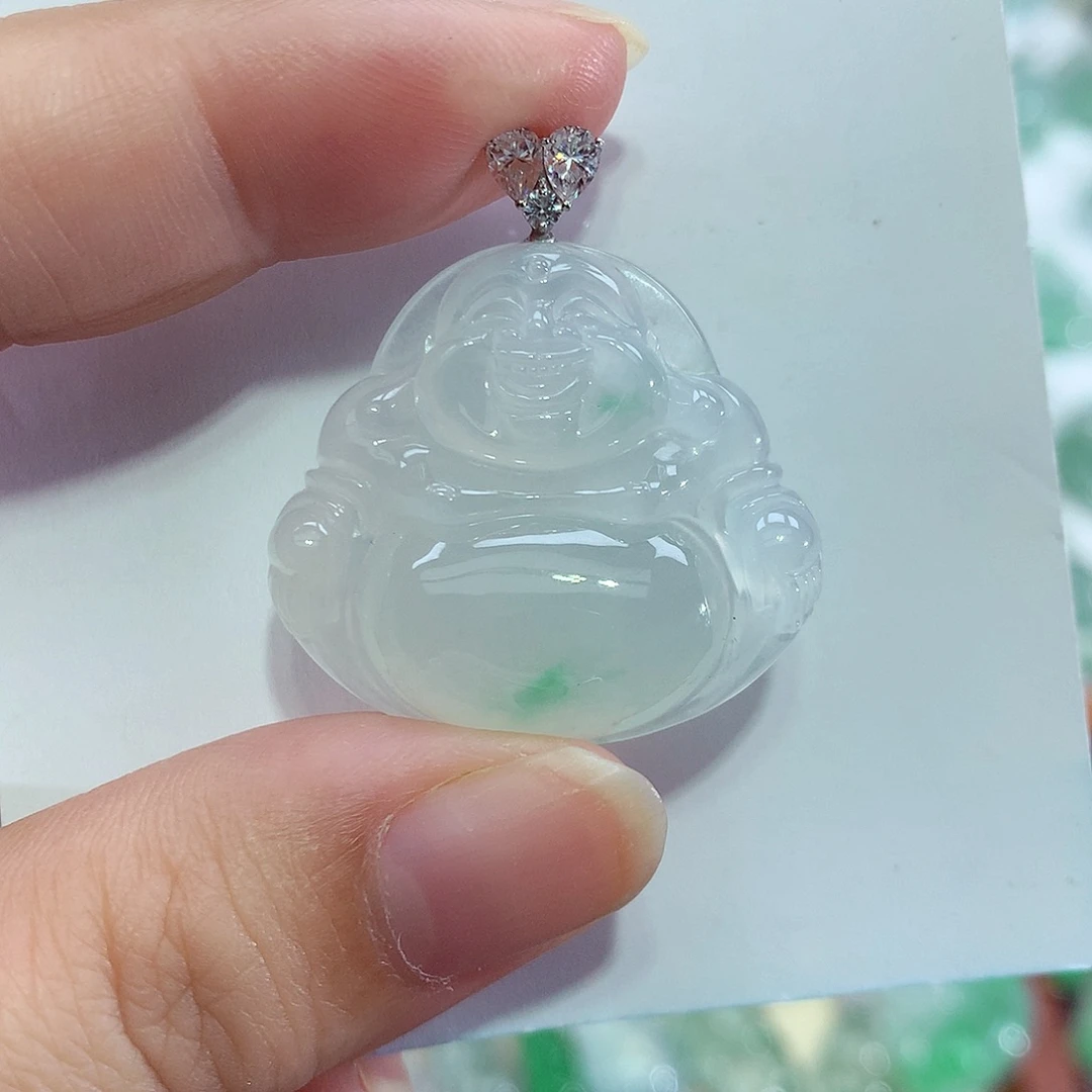 颈饰18K金镶嵌翡翠佛